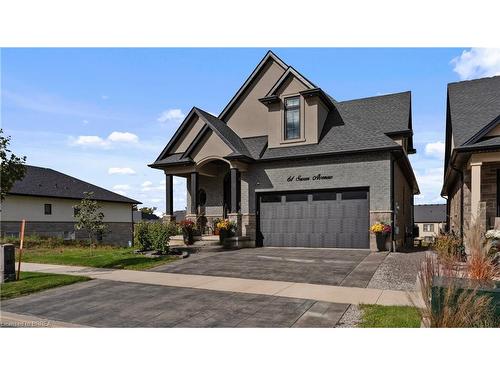 61 Swan Avenue, Fonthill, ON - Outdoor With Facade