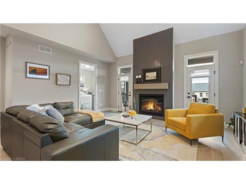 61 Swan Avenue, Fonthill, ON - Indoor Photo Showing Living Room With Fireplace