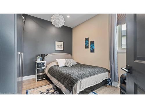 61 Swan Avenue, Fonthill, ON - Indoor Photo Showing Bedroom