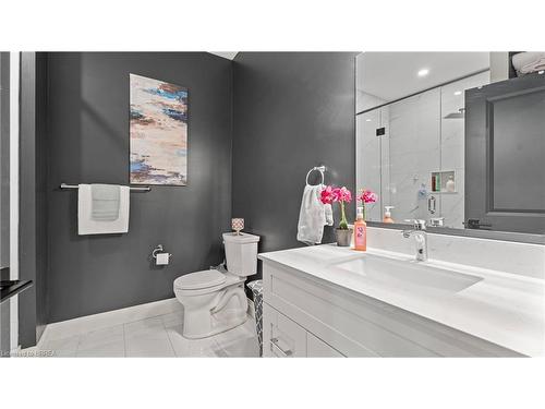 61 Swan Avenue, Fonthill, ON - Indoor Photo Showing Bathroom