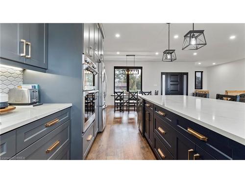 367 Maple Avenue S, Burford, ON - Indoor Photo Showing Kitchen With Upgraded Kitchen