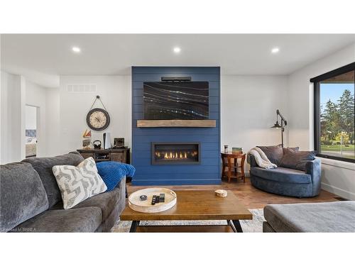 367 Maple Avenue S, Burford, ON - Indoor Photo Showing Living Room With Fireplace