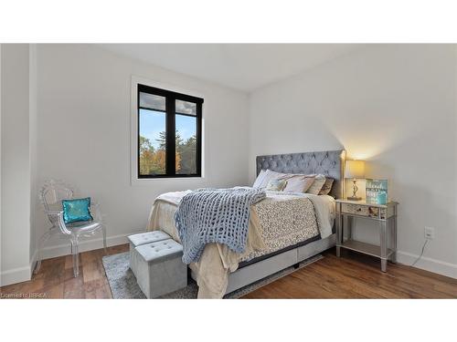 367 Maple Avenue S, Burford, ON - Indoor Photo Showing Bedroom