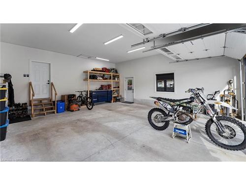 367 Maple Avenue S, Burford, ON - Indoor Photo Showing Garage