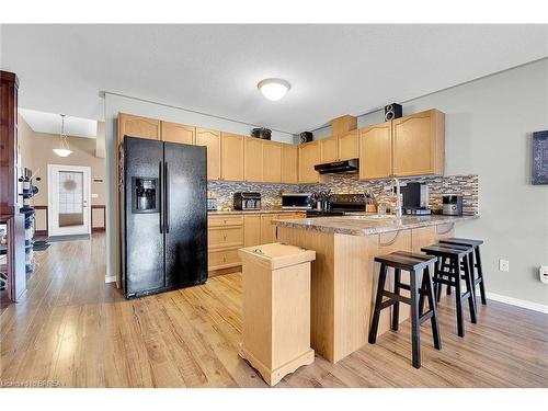 11 Gaal Court, Brantford, ON - Indoor Photo Showing Kitchen