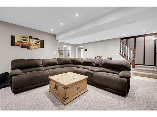 11 Gaal Court, Brantford, ON - Indoor Photo Showing Living Room