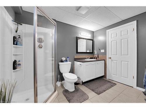 11 Gaal Court, Brantford, ON - Indoor Photo Showing Bathroom