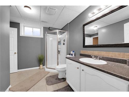 11 Gaal Court, Brantford, ON - Indoor Photo Showing Bathroom