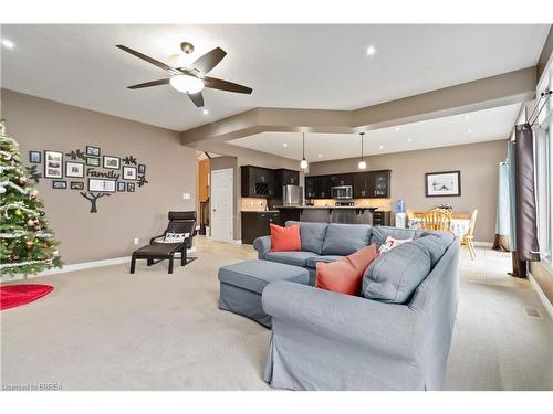 16 Freeman Street, Paris, ON - Indoor Photo Showing Living Room