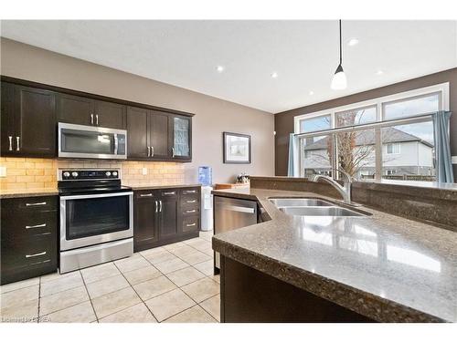 16 Freeman Street, Paris, ON - Indoor Photo Showing Kitchen With Double Sink With Upgraded Kitchen