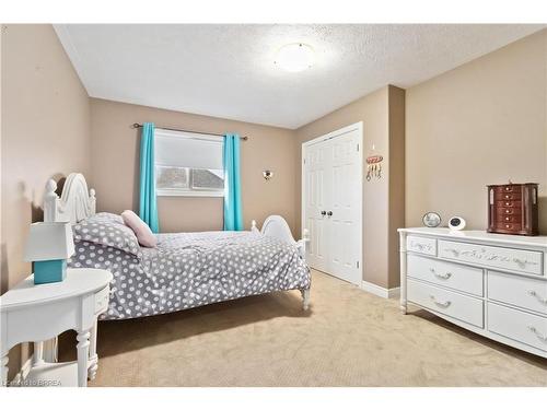 16 Freeman Street, Paris, ON - Indoor Photo Showing Bedroom