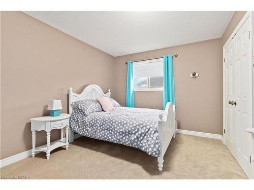 16 Freeman Street, Paris, ON - Indoor Photo Showing Bedroom