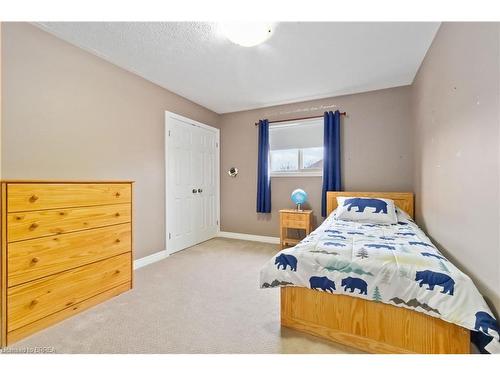 16 Freeman Street, Paris, ON - Indoor Photo Showing Bedroom