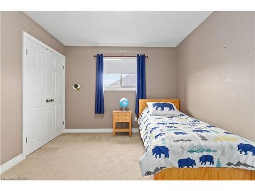 16 Freeman Street, Paris, ON - Indoor Photo Showing Bedroom