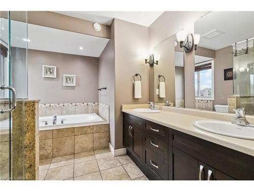 16 Freeman Street, Paris, ON - Indoor Photo Showing Bathroom