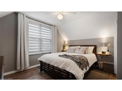 78 Gladstone Avenue, Brantford, ON - Indoor Photo Showing Bedroom