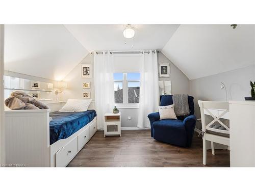 78 Gladstone Avenue, Brantford, ON - Indoor Photo Showing Bedroom