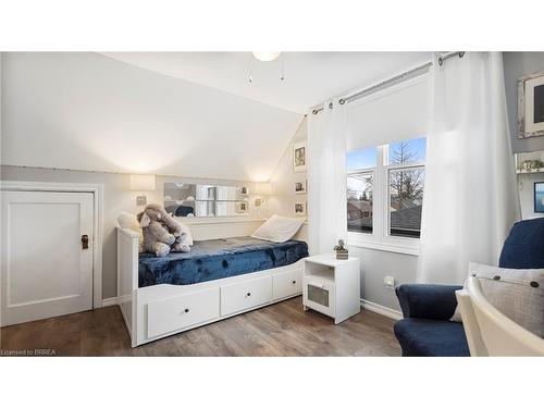 78 Gladstone Avenue, Brantford, ON - Indoor Photo Showing Bedroom