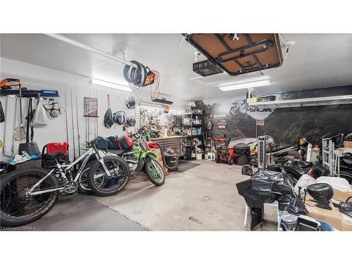 78 Gladstone Avenue, Brantford, ON - Indoor Photo Showing Garage