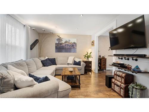 78 Gladstone Avenue, Brantford, ON - Indoor Photo Showing Living Room