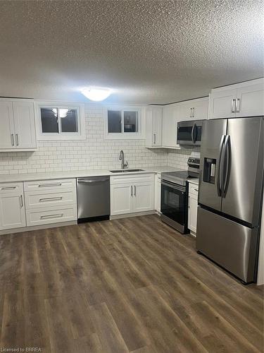 54 Debby Crescent, Brantford, ON - Indoor Photo Showing Kitchen