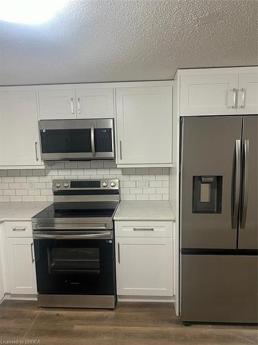 54 Debby Crescent, Brantford, ON - Indoor Photo Showing Kitchen