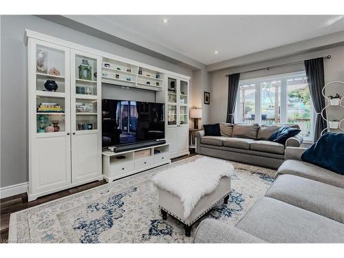 842 Robert Ferrie Drive, Kitchener, ON - Indoor Photo Showing Living Room