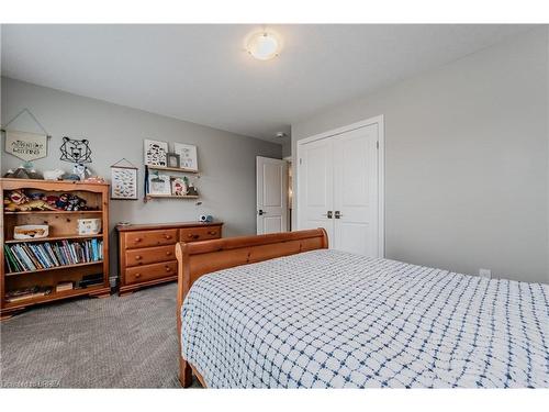 842 Robert Ferrie Drive, Kitchener, ON - Indoor Photo Showing Bedroom