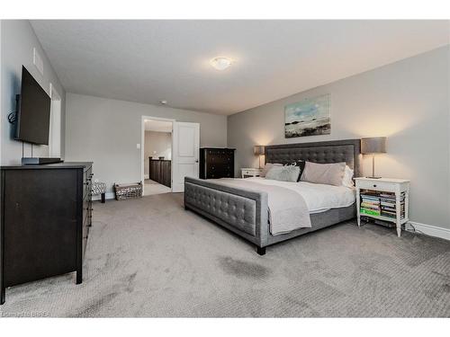 842 Robert Ferrie Drive, Kitchener, ON - Indoor Photo Showing Bedroom