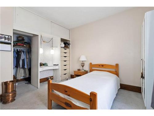 116 Terrace Hill Street, Brantford, ON - Indoor Photo Showing Bedroom