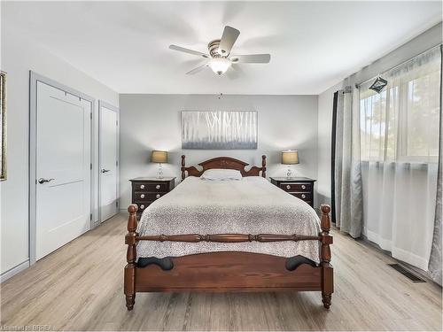 87 Dorothy Street, Brantford, ON - Indoor Photo Showing Bedroom