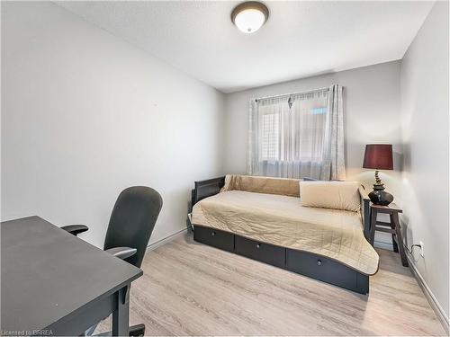 87 Dorothy Street, Brantford, ON - Indoor Photo Showing Bedroom