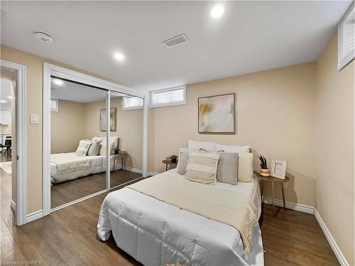 87 Dorothy Street, Brantford, ON - Indoor Photo Showing Bedroom