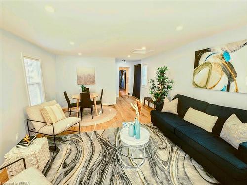 52 Dalkeith Avenue, Hamilton, ON - Indoor Photo Showing Living Room