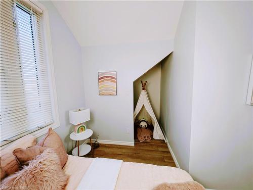 52 Dalkeith Avenue, Hamilton, ON - Indoor Photo Showing Bedroom