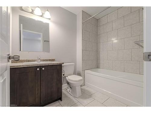 57-21 Diana Avenue, Brantford, ON - Indoor Photo Showing Bathroom