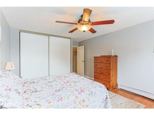 206-400 Champlain Boulevard, Cambridge, ON - Indoor Photo Showing Bedroom