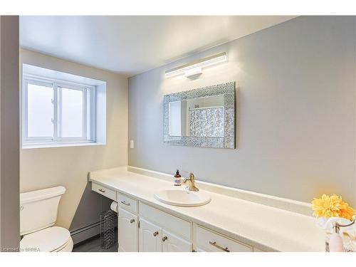 206-400 Champlain Boulevard, Cambridge, ON - Indoor Photo Showing Bathroom