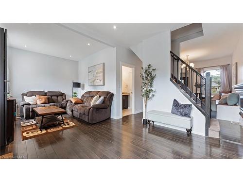 157 Weir Street N, Hamilton, ON - Indoor Photo Showing Living Room