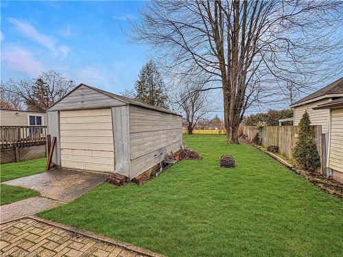 30 Salisbury Avenue, Brantford, ON - Outdoor