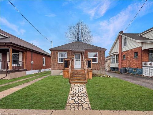 30 Salisbury Avenue, Brantford, ON - Outdoor