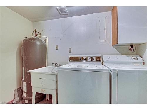 202-164 Paris Road, Brantford, ON - Indoor Photo Showing Laundry Room