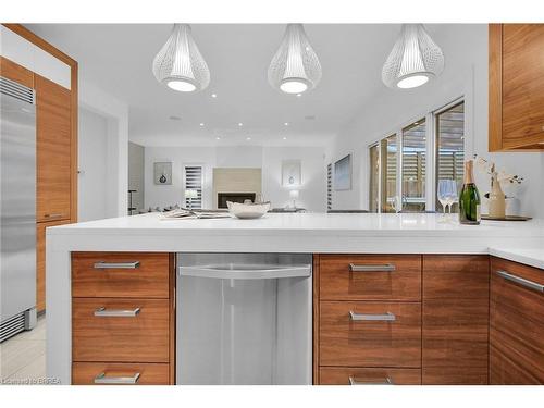 1157 Eagletrace Drive, London, ON - Indoor Photo Showing Kitchen