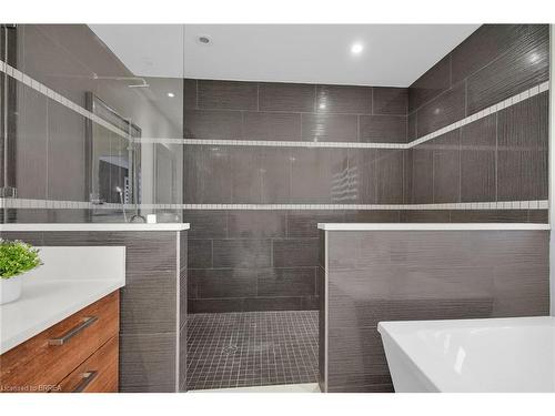 1157 Eagletrace Drive, London, ON - Indoor Photo Showing Bathroom