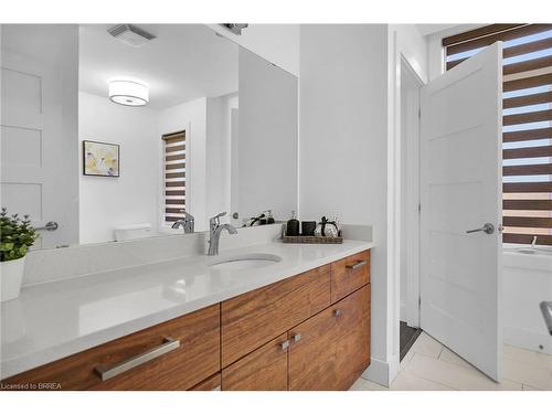 1157 Eagletrace Drive, London, ON - Indoor Photo Showing Bathroom