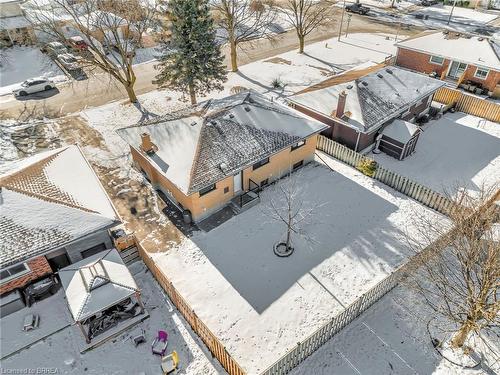 6 Pembroke Avenue, Brantford, ON - Outdoor