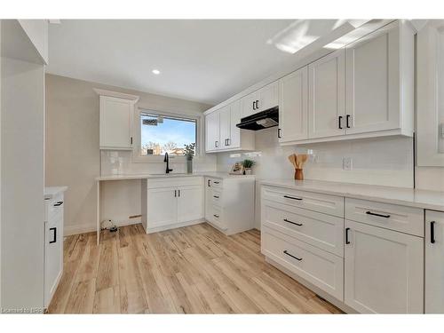 6 Pembroke Avenue, Brantford, ON - Indoor Photo Showing Kitchen