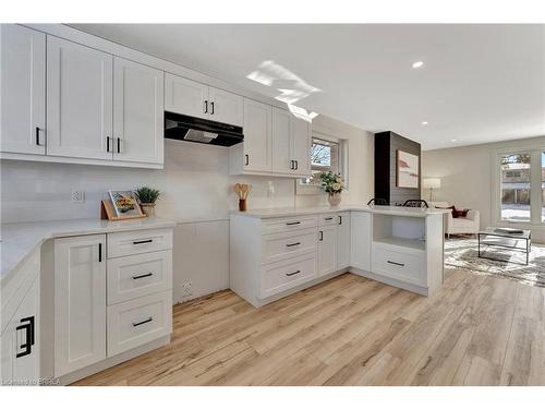 6 Pembroke Avenue, Brantford, ON - Indoor Photo Showing Kitchen