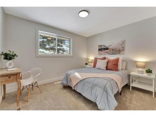 6 Pembroke Avenue, Brantford, ON - Indoor Photo Showing Bedroom