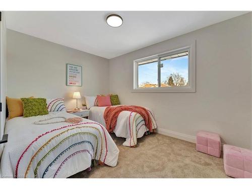 6 Pembroke Avenue, Brantford, ON - Indoor Photo Showing Bedroom